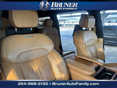 Used 2022 Jeep Grand Wagoneer Series III w/ Rear Seat Video Group 1 image 25