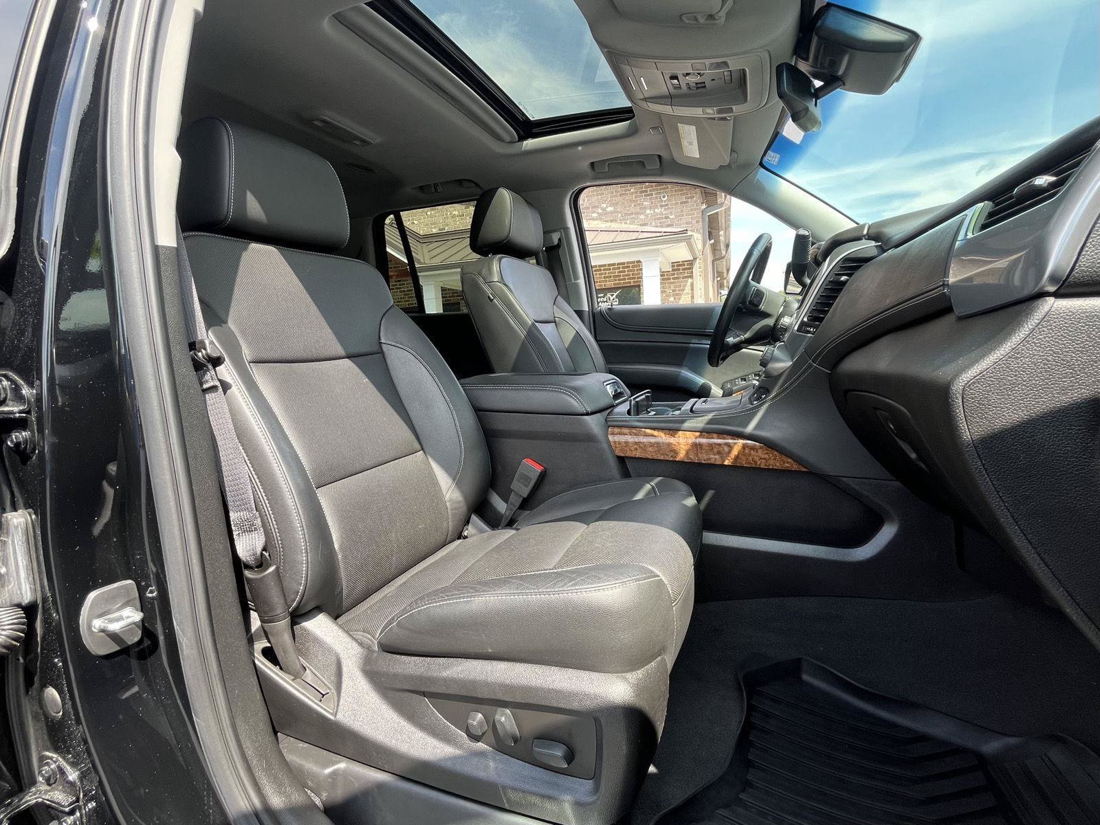 Used 2019 Chevrolet Tahoe Premier AWD/4WD image 16