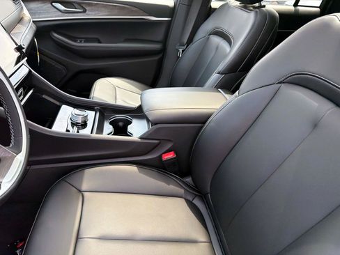 New 2026 Jeep Grand Cherokee Limited AWD/4WD image 11