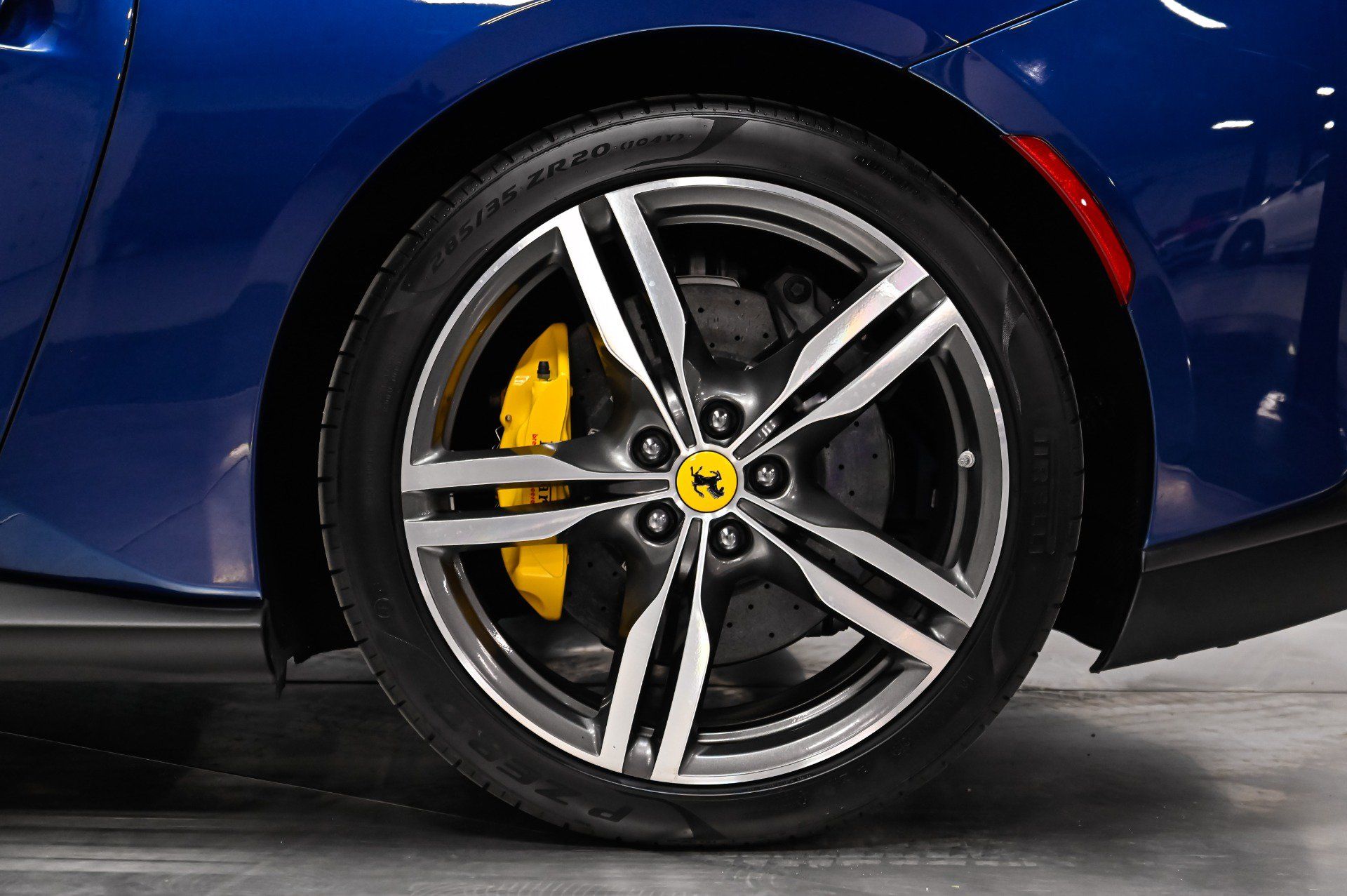 Used 2019 Ferrari Portofino RWD image 31