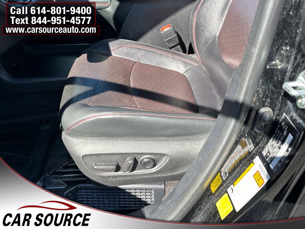 Used 2025 Toyota Sienna XSE w/ XSE Premium Package FWD image 11