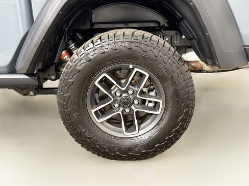 Used 2026 Jeep Gladiator Mojave AWD/4WD image 28