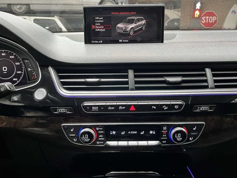 Used 2018 Audi Q7 3.0T Prestige w/ Prestige Package AWD/4WD image 15