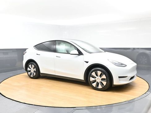 Used 2022 Tesla Model Y Long Range AWD/4WD image 4