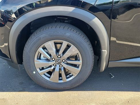 New 2025 Nissan Pathfinder SL image 18