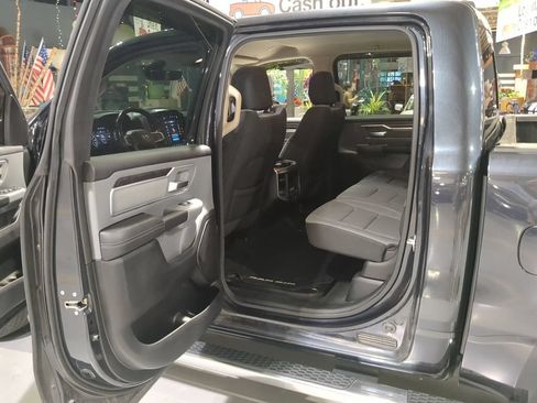 Used 2020 RAM 1500 Big Horn AWD/4WD image 17