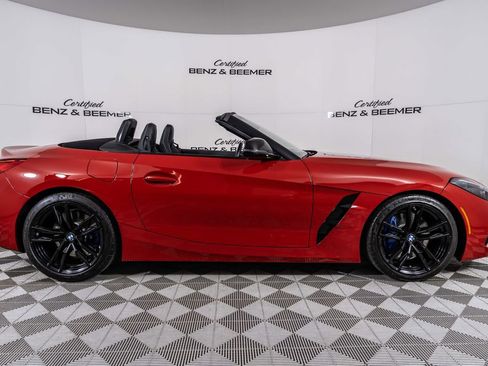 Used 2024 BMW Z4 M40i w/ Shadowloine Package image 4