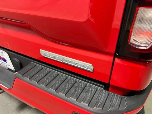 Used 2022 GMC Sierra 1500 Elevation w/ X31 Off-Road Package AWD/4WD image 17