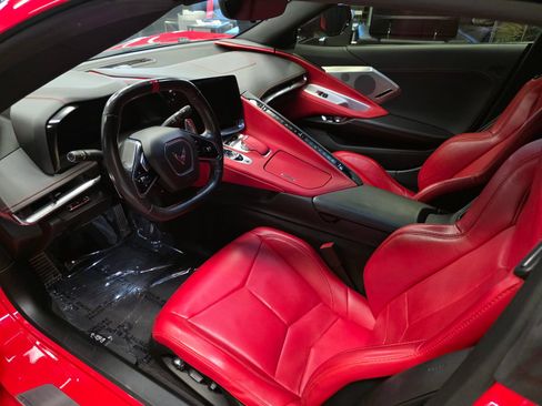 Used 2020 Chevrolet Corvette Stingray Preferred Cpe w/ 2LT Preferred Equipment Group RWD image 19