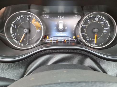 Used 2019 Jeep Cherokee Limited AWD/4WD image 18