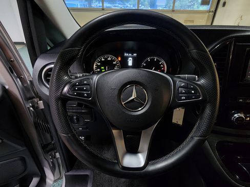 Used 2018 Mercedes-Benz Metris Passenger image 29