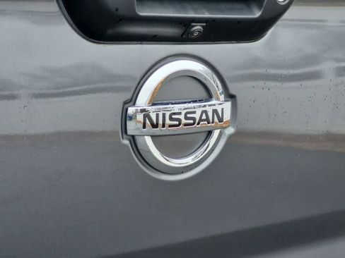 Used 2019 Nissan Titan S image 17