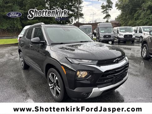 Used 2023 Chevrolet TrailBlazer LT w/ Convenience Package AWD/4WD image 1