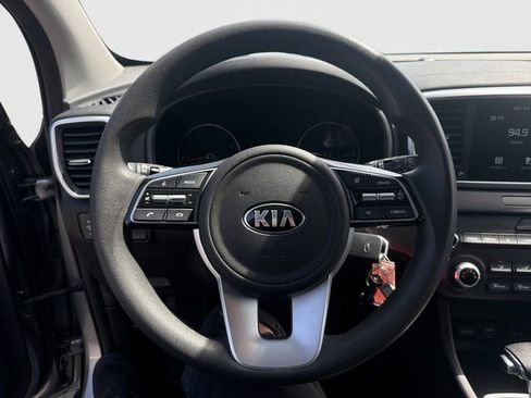 Used 2022 Kia Sportage LX AWD/4WD image 17
