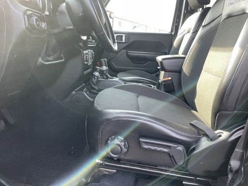 Used 2020 Jeep Wrangler Unlimited Sport image 33