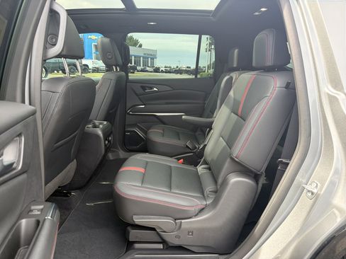Used 2024 Chevrolet Traverse RS AWD/4WD image 30
