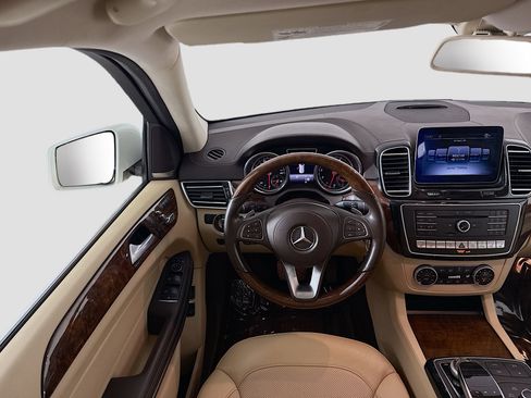 Used 2018 Mercedes-Benz GLS 550 4MATIC w/ Driver Assistance Package image 17
