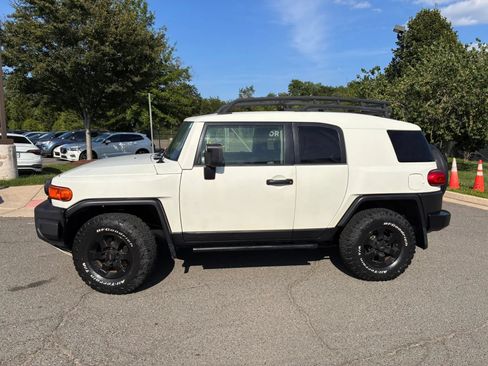 Used 2008 Toyota FJ Cruiser 4WD image 4