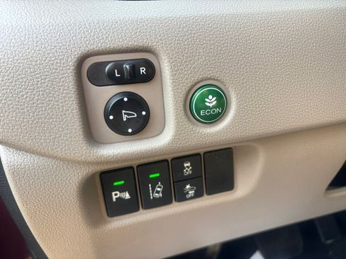 Used 2016 Honda Pilot Touring image 48