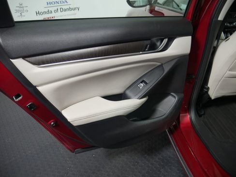 Certified 2018 Honda Accord EX-L image 12