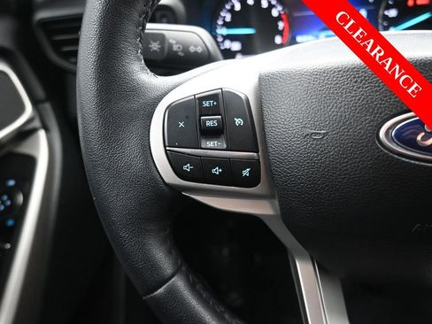 Used 2024 Ford Explorer XLT image 26
