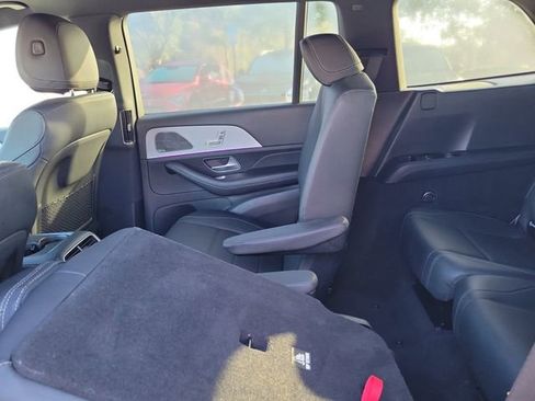 Used 2025 Mercedes-Benz GLS 450 4MATIC image 31