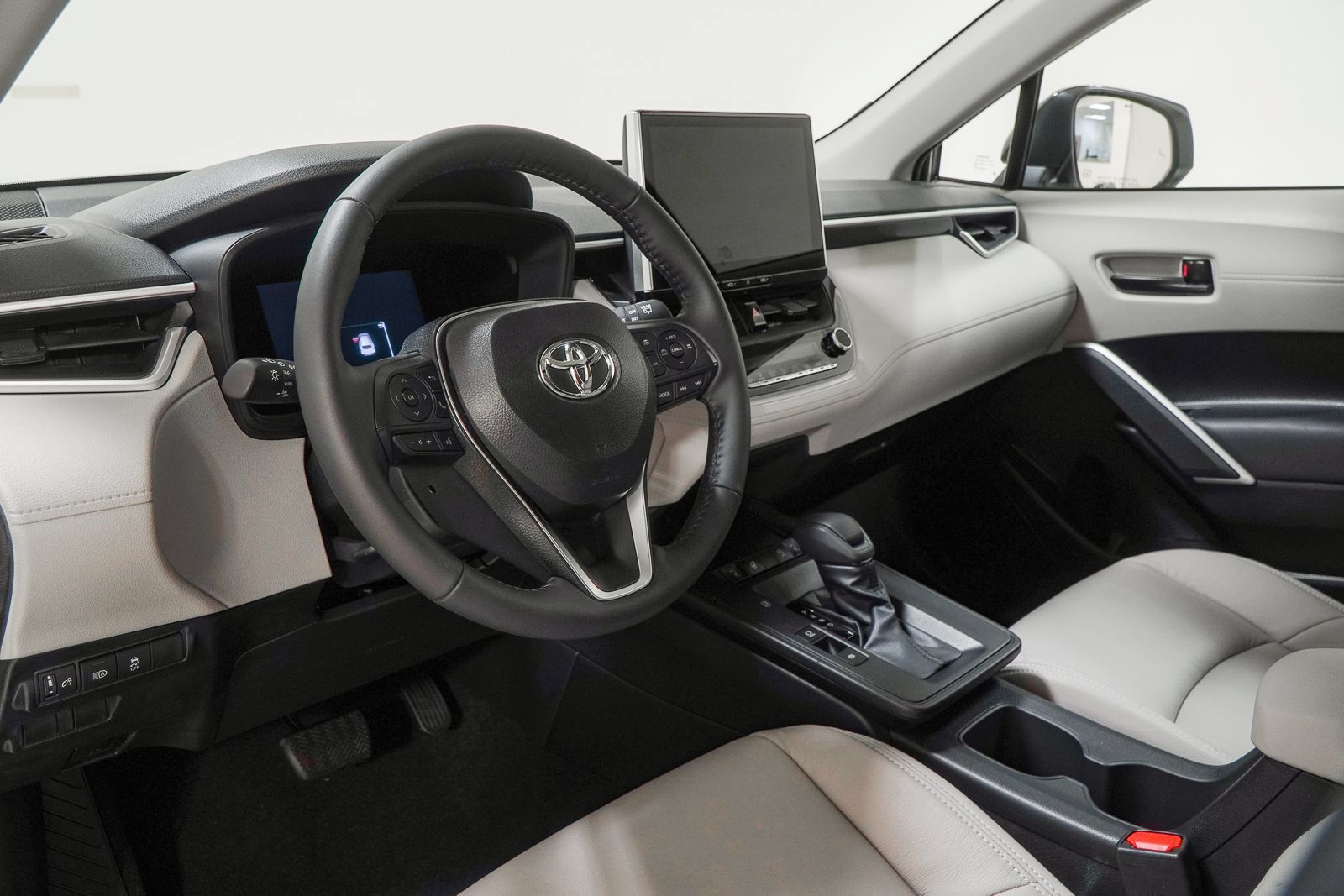 Used 2026 Toyota Corolla Cross LE w/ Moonroof Package AWD/4WD image 22