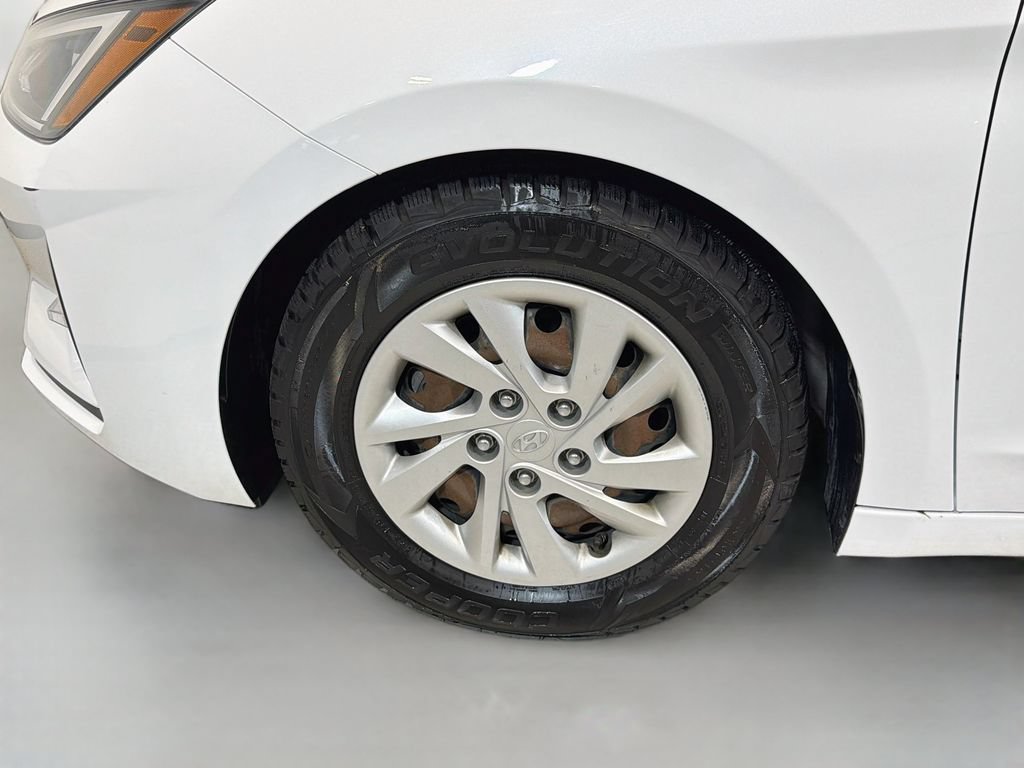 Used 2019 Hyundai Elantra SE w/ Cargo Package FWD image 28