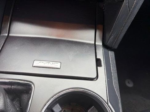 Used 2019 Ford Explorer XLT w/ Equipment Group 202A FWD image 26