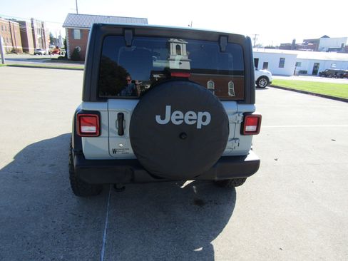 Used 2024 Jeep Wrangler Sport image 4
