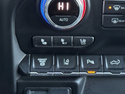 Used 2021 GMC Sierra 2500 Denali w/ Denali Ultimate Package image 22