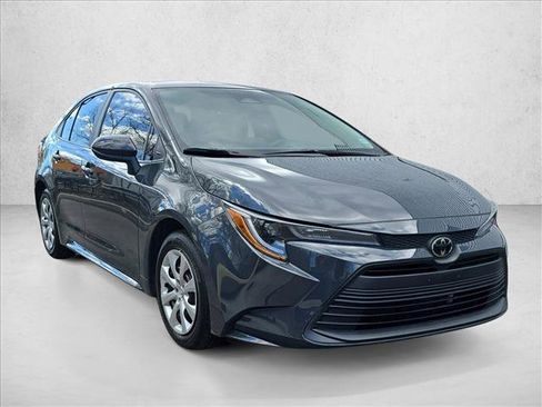 Used 2024 Toyota Corolla LE image 3