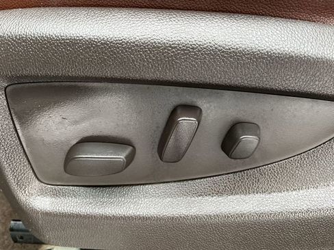 Used 2015 Chevrolet Tahoe LTZ image 16