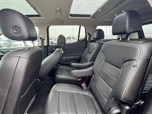 Used 2021 GMC Acadia Denali w/ Denali Technology Package FWD image 15