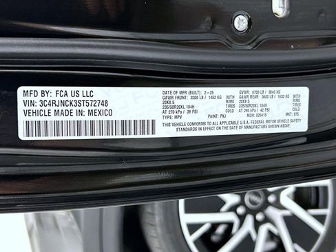 Used 2025 Jeep Wagoneer S Limited image 25