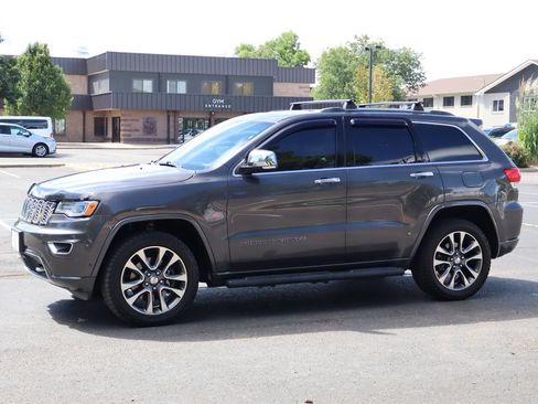 Used 2018 Jeep Grand Cherokee Overland AWD/4WD image 10