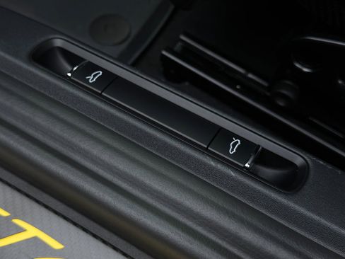 Used 2023 Porsche 718 Cayman GT4 RS image 71