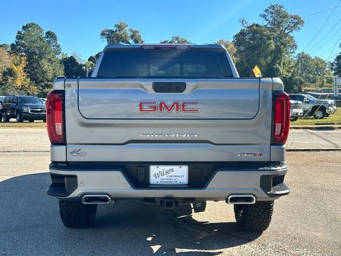 Used 2024 GMC Sierra 1500 AT4 w/ Technology Package image 3