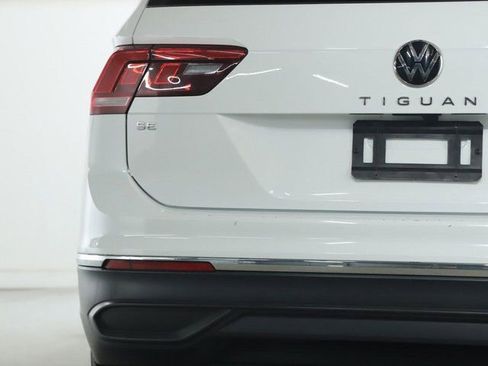 Used 2024 Volkswagen Tiguan SE FWD image 46
