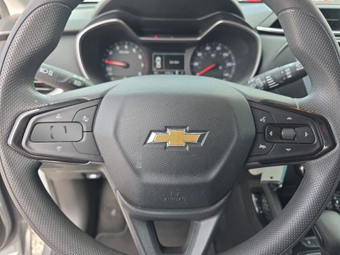 Used 2023 Chevrolet TrailBlazer LS image 32