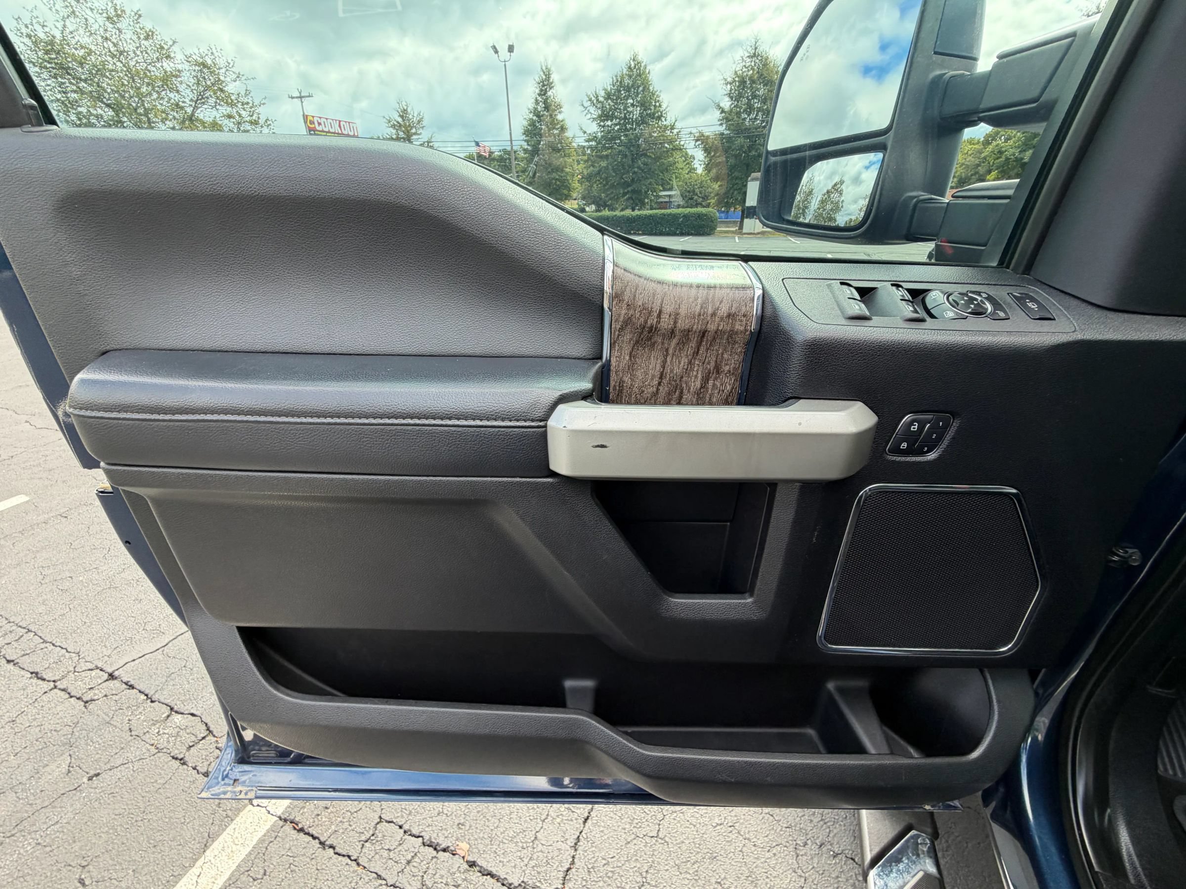 Used 2017 Ford F450 Lariat w/ Lariat Ultimate Package AWD/4WD image 16