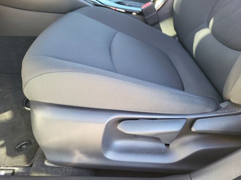 Used 2022 Toyota Corolla LE w/ Carpet Mat Package (TMS) image 8