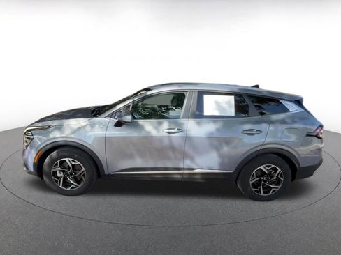 Used 2025 Kia Sportage LX FWD image 9