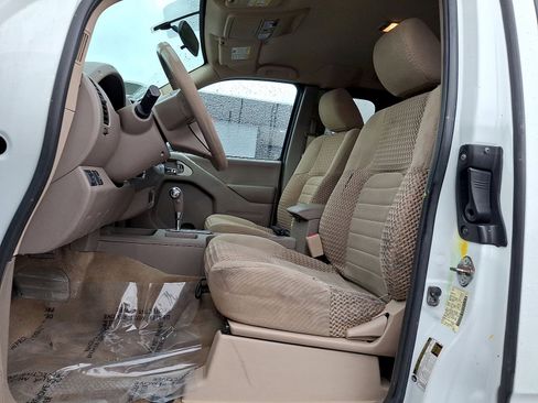 Used 2017 Nissan Frontier SV RWD image 11