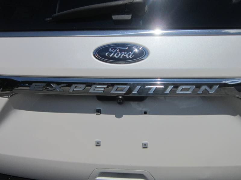 Used 2018 Ford Expedition Max Limited w/ Equipment Group 302A AWD/4WD image 35
