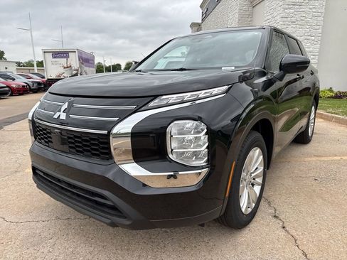 New 2026 Mitsubishi Outlander ES AWD/4WD image 3