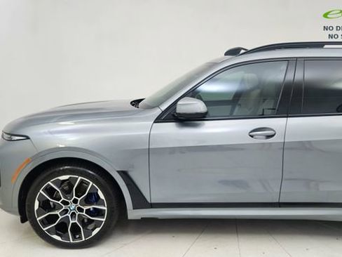 Used 2024 BMW X7 xDrive40i w/ Executive Package AWD/4WD image 4