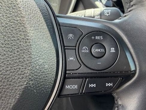 Used 2025 Toyota Corolla SE w/ SE Package FWD image 15