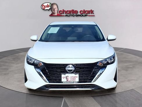 Used 2025 Nissan Sentra SV w/ Trunk Package FWD image 9