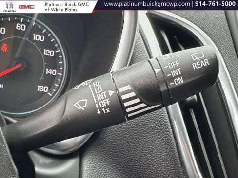 Used 2021 Chevrolet Equinox LT image 32